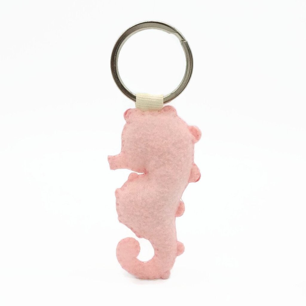 Onwomania Seahorse Swimming Badge Keyring – Silver Metal, Unisex